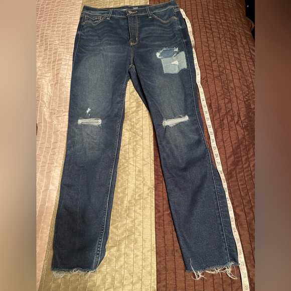 Old Navy 360 Stretch Extra High Rise Rockstar Super Skinny Patchwork Ripped Jean - Picture 6 of 8